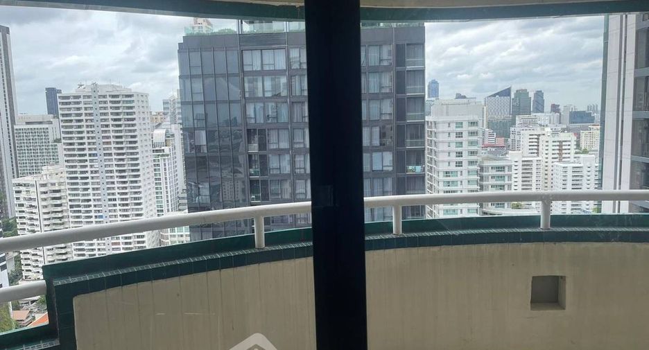 For sale 2 bedrooms condo in Khlong Toei, Bangkok