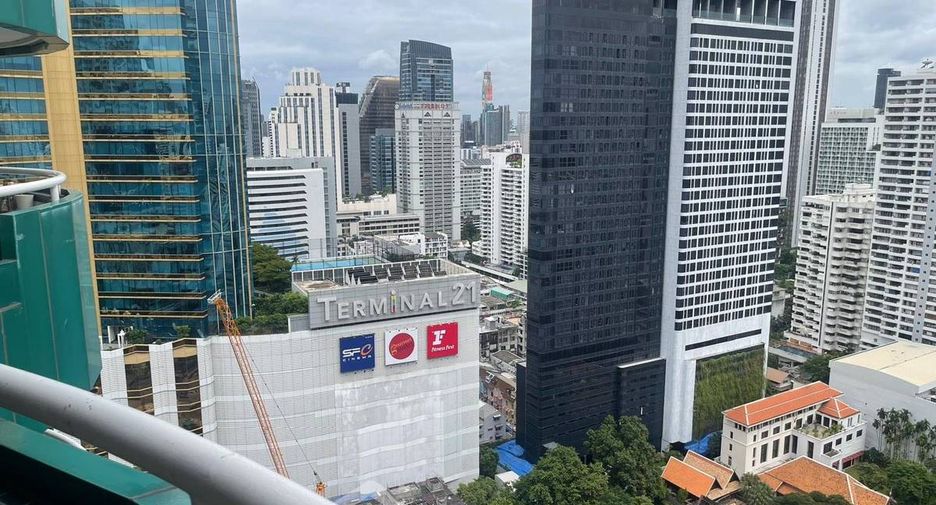 For sale 2 bedrooms condo in Khlong Toei, Bangkok