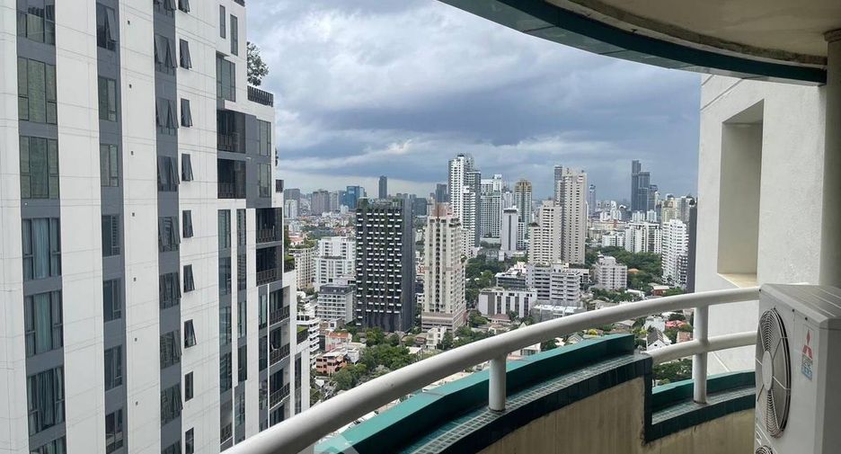 For sale 2 bedrooms condo in Khlong Toei, Bangkok