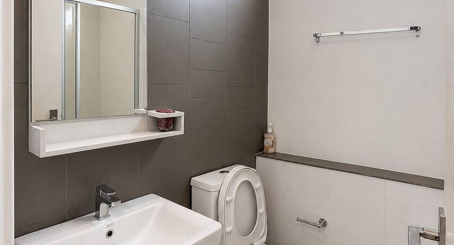 For rent そして for sale 2 ベッドルーム condo in Thon Buri, Bangkok