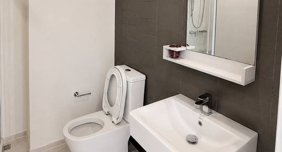 For rent そして for sale 2 ベッドルーム condo in Thon Buri, Bangkok