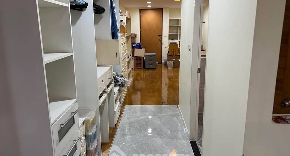 For sale 2 ベッドルーム condo in Bang Rak, Bangkok