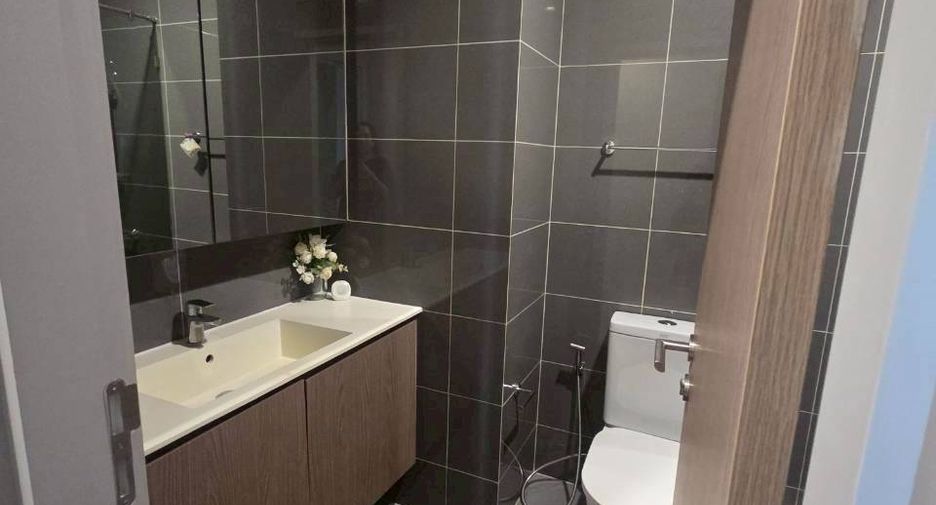 For sale 2 bedrooms condo in Phaya Thai, Bangkok