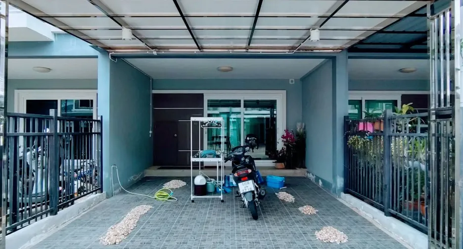For rent 3 bedrooms townhouse in Thalang, Phuket
