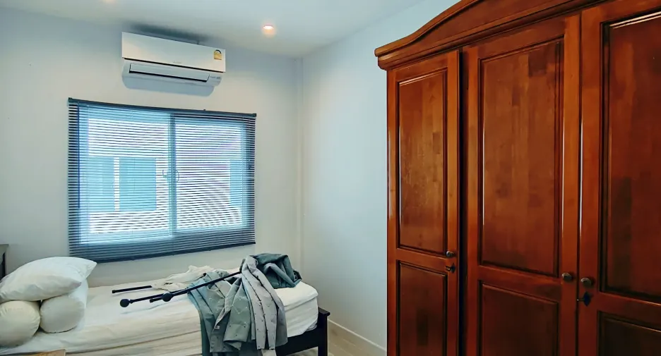 For rent 3 bedrooms townhouse in Thalang, Phuket