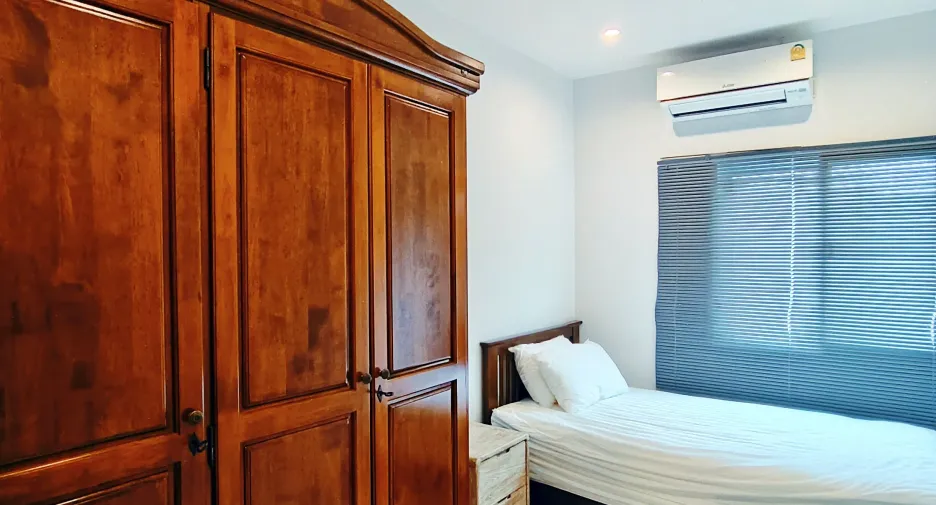 For rent 3 bedrooms townhouse in Thalang, Phuket