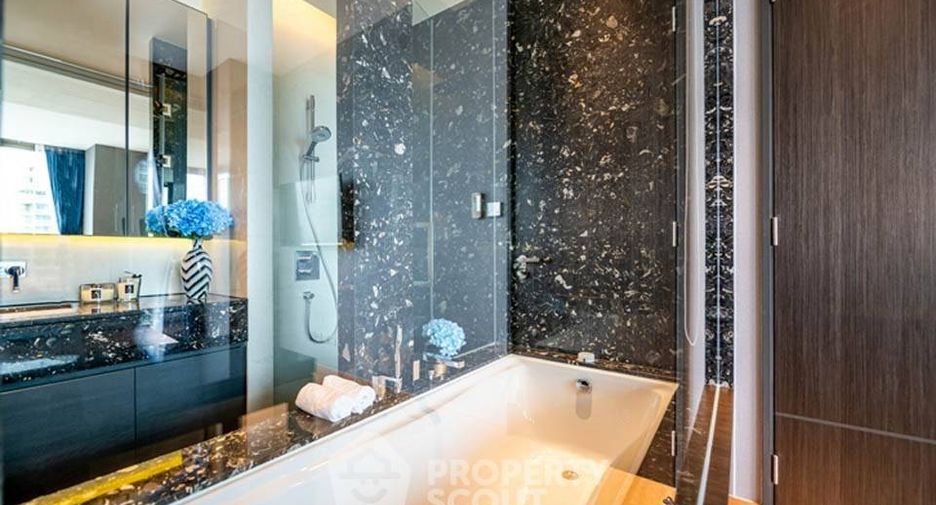 For sale 1 bed condo in Khlong Toei, Bangkok