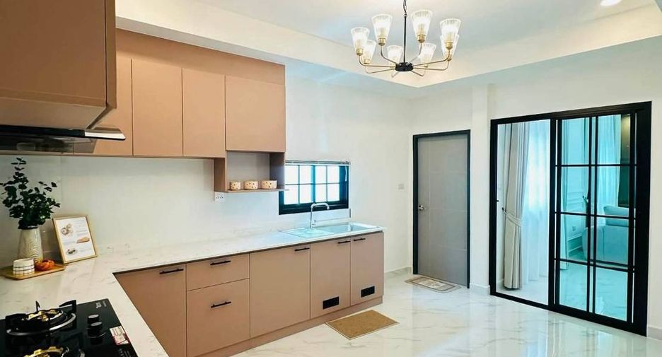 À vendre 3 chambres villa à Bang Lamung, Chonburi