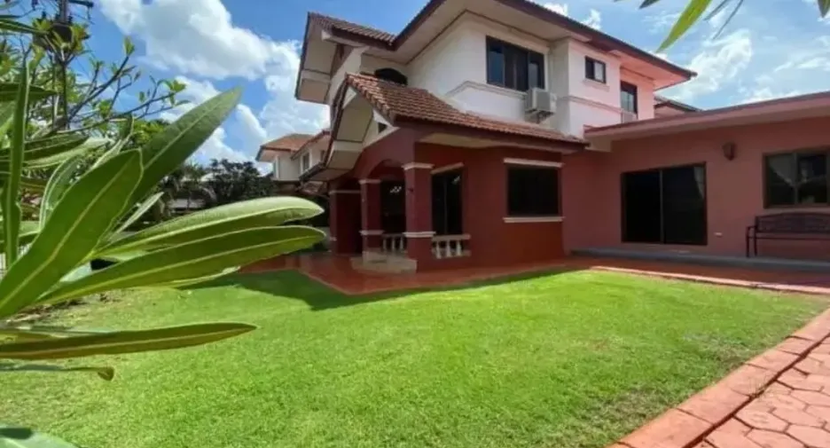 For rent 3 bedrooms house in San Sai, Chiang Mai