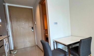 For sale 1 bed condo in Khlong Toei, Bangkok