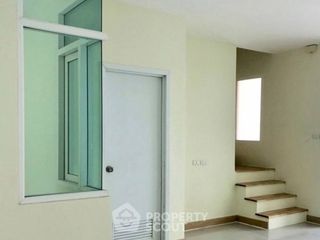 Reihenhaus zum Kauf mit 5 Zimmer in Saphan Sung, Bangkok