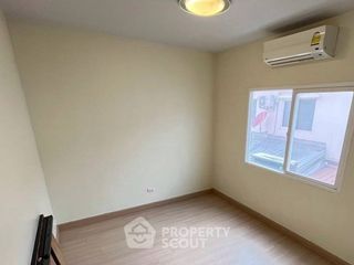 Reihenhaus zum Kauf mit 5 Zimmer in Saphan Sung, Bangkok