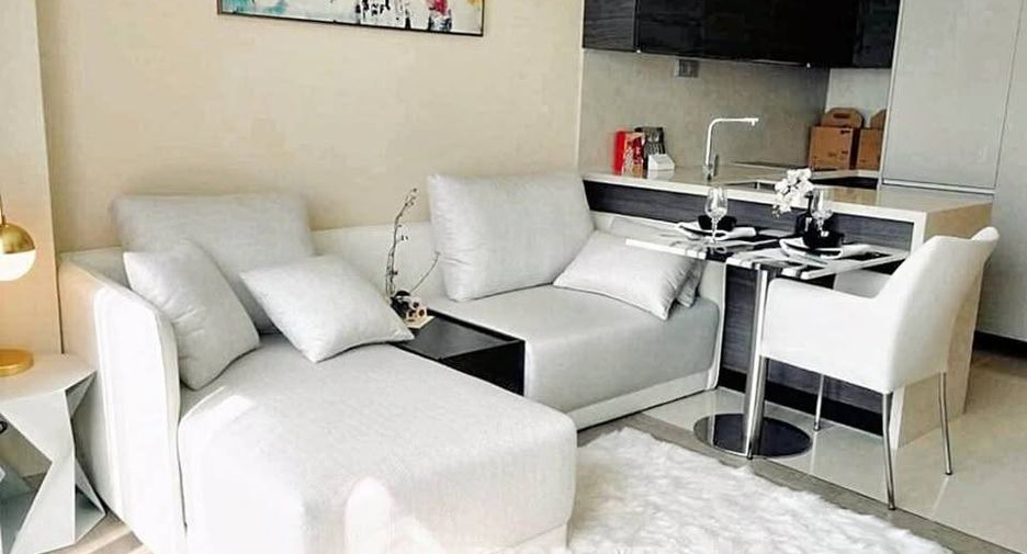 For sale 1 bed condo in Watthana, Bangkok