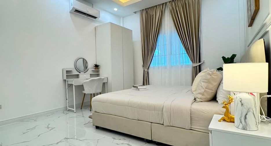 À vendre 2 chambres maison de ville à Bang Lamung, Chonburi