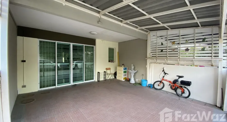 For rent 3 bedrooms townhouse in Don Mueang, Bangkok