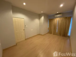For rent 3 bedrooms townhouse in Don Mueang, Bangkok