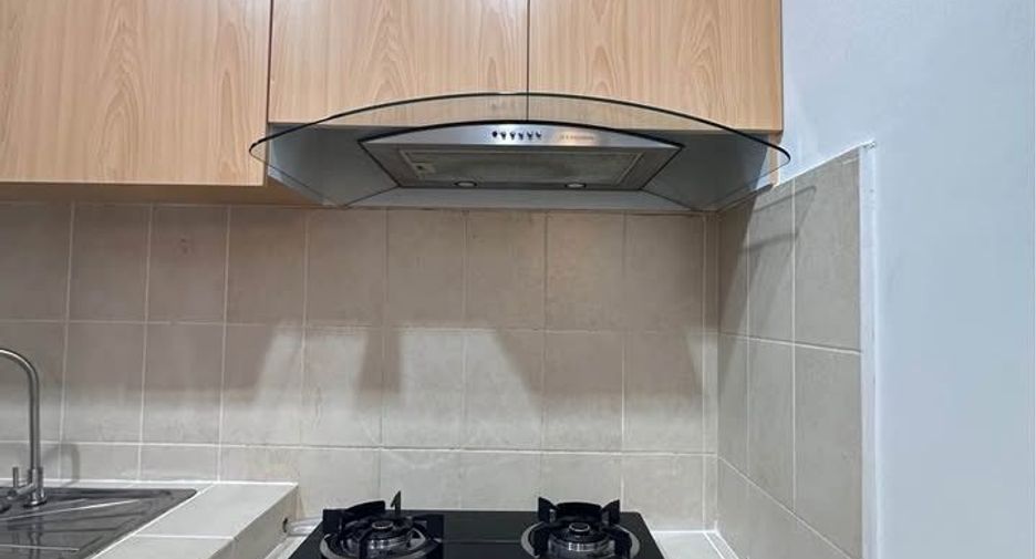 For rent 3 bedrooms townhouse in Lat Krabang, Bangkok