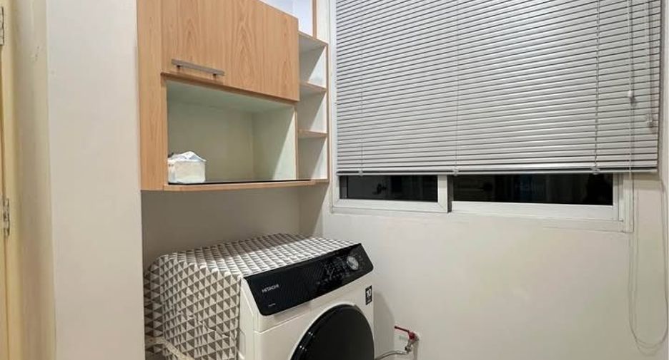 For rent 3 bedrooms townhouse in Lat Krabang, Bangkok
