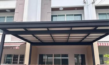 For rent 3 bedrooms townhouse in Lat Krabang, Bangkok