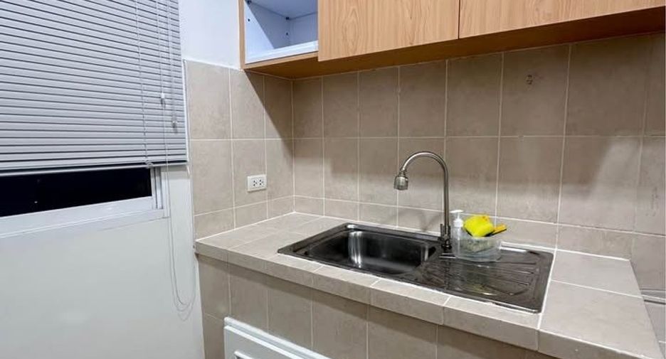 For rent 3 bedrooms townhouse in Lat Krabang, Bangkok