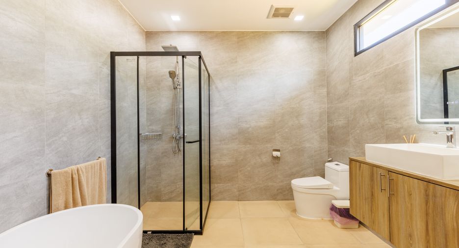For sale 4 bedrooms villa in Mueang Phuket, Phuket