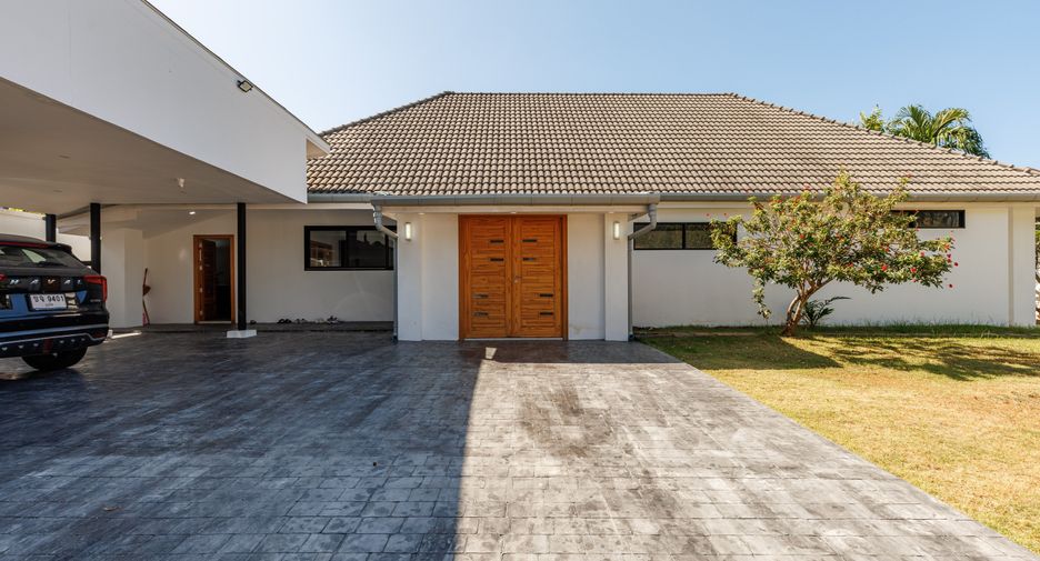 For sale 4 bedrooms villa in Mueang Phuket, Phuket