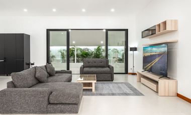 For sale 4 bedrooms villa in Mueang Phuket, Phuket