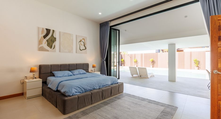 For sale 4 bedrooms villa in Mueang Phuket, Phuket