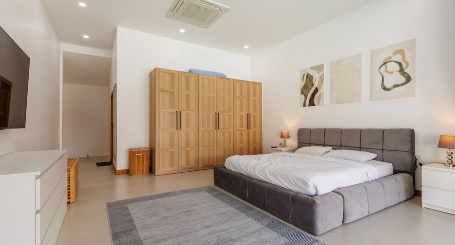 For sale 4 bedrooms villa in Mueang Phuket, Phuket