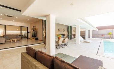 For sale 4 bedrooms villa in Mueang Phuket, Phuket