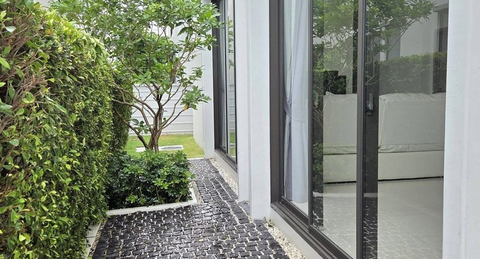 For rent 5 bedrooms house in Lat Krabang, Bangkok