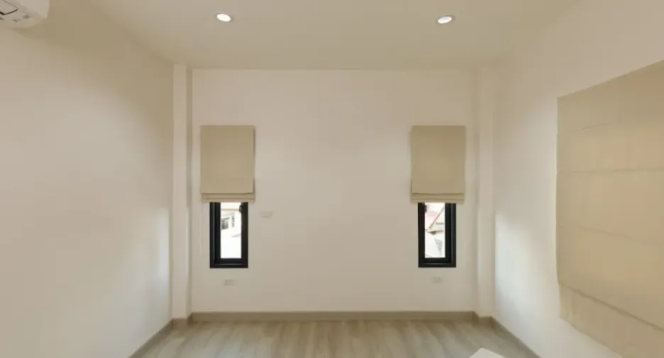 Casa en venta de 5 habitaciones en Saraphi, Chiang Mai