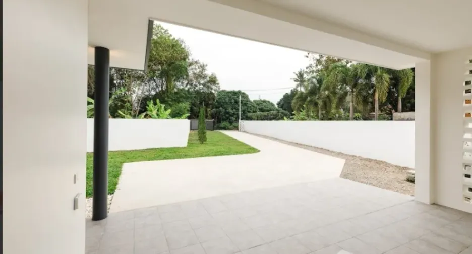 Casa en venta de 5 habitaciones en Saraphi, Chiang Mai