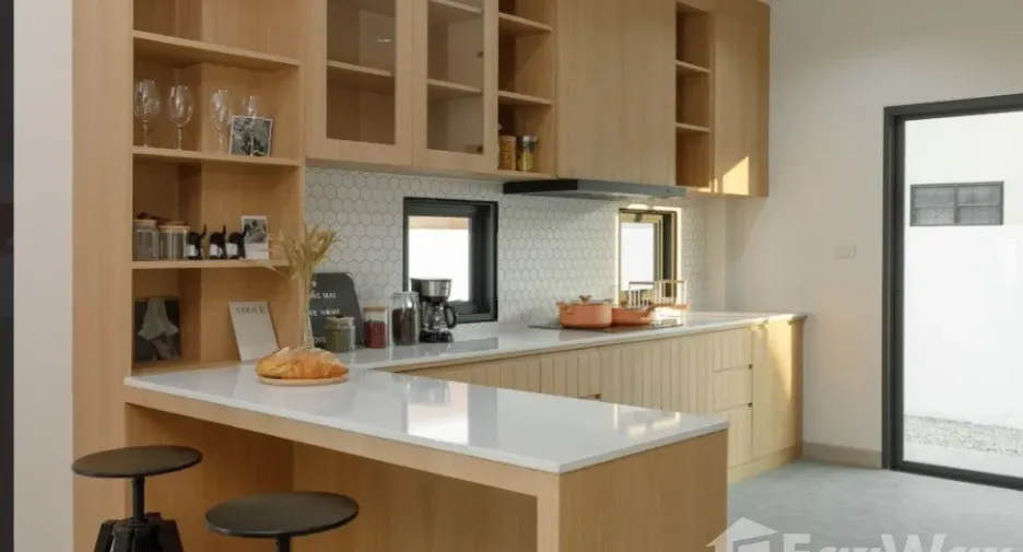 Casa en venta de 5 habitaciones en Saraphi, Chiang Mai