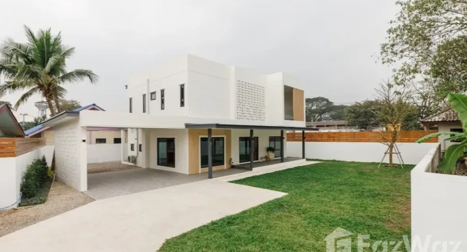 Casa en venta de 5 habitaciones en Saraphi, Chiang Mai