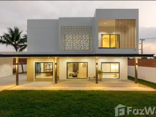 Casa en venta de 5 habitaciones en Saraphi, Chiang Mai