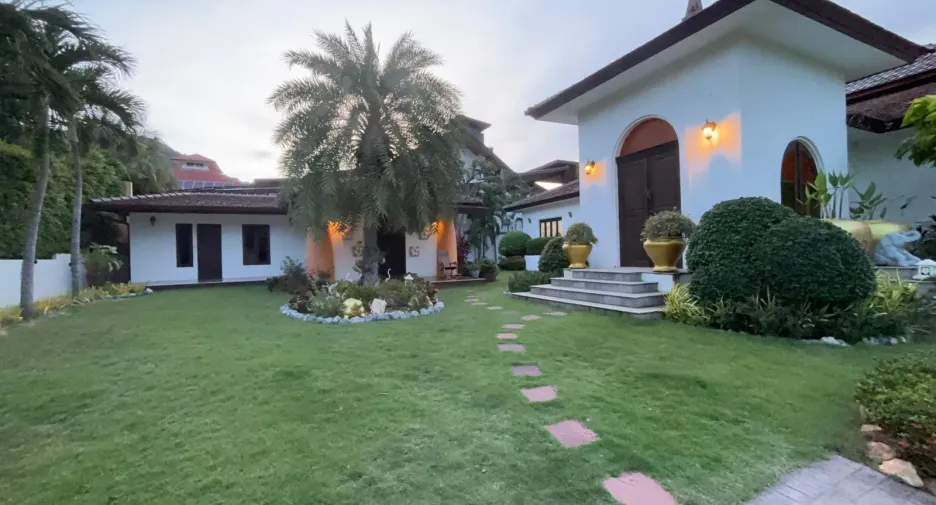 Villa zum Kauf mit 6 Zimmer in Hua Hin, Prachuap Khiri Khan