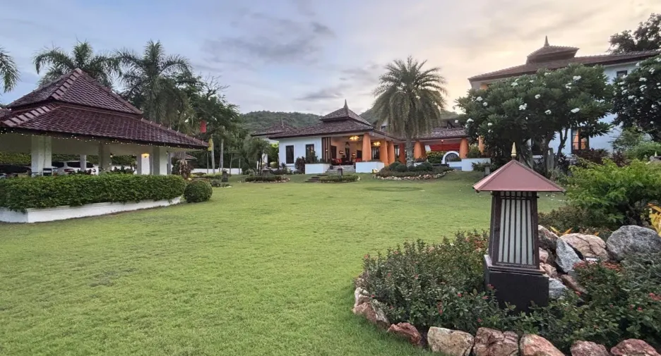 Villa zum Kauf mit 6 Zimmer in Hua Hin, Prachuap Khiri Khan