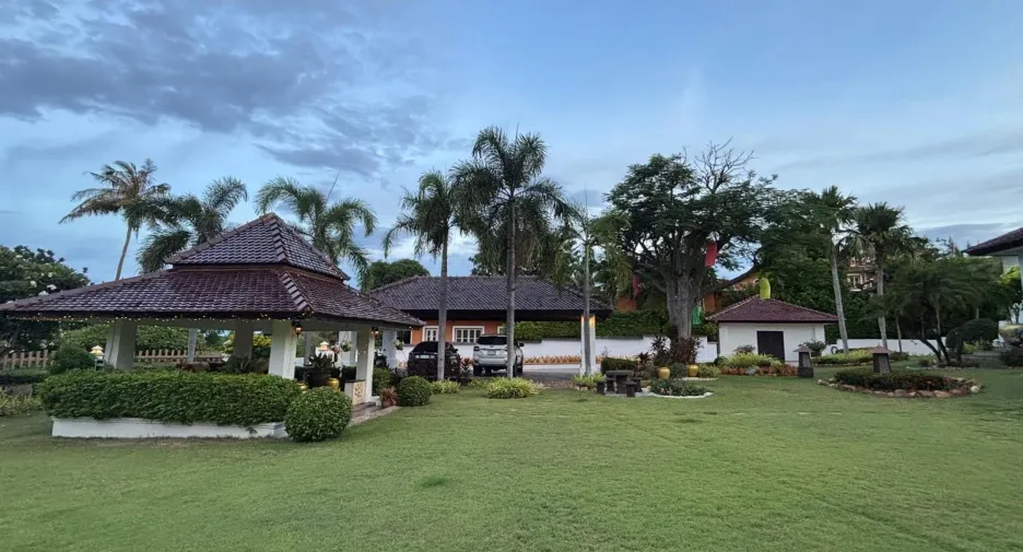 Villa zum Kauf mit 6 Zimmer in Hua Hin, Prachuap Khiri Khan