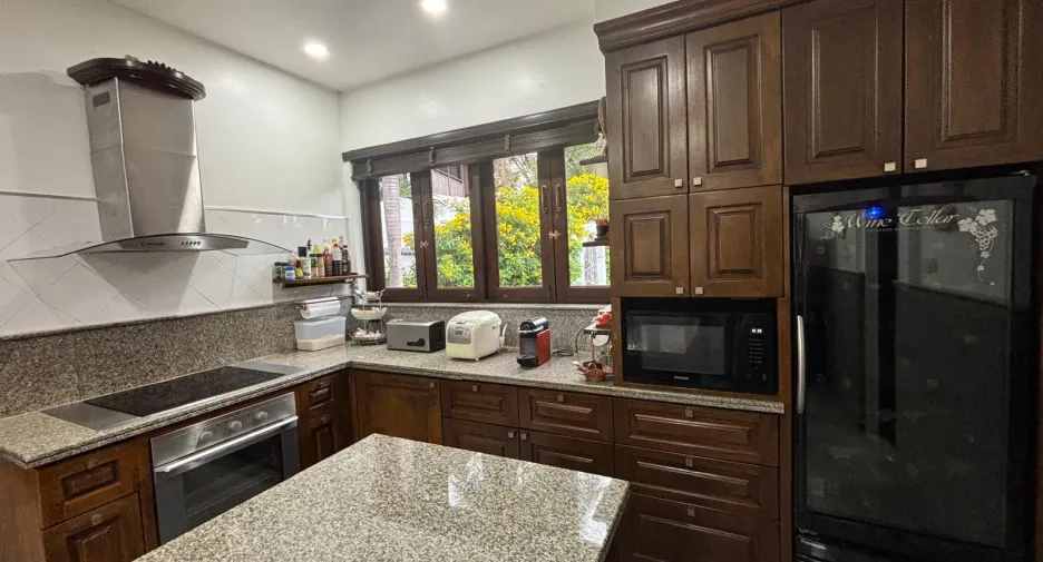 Villa zum Kauf mit 6 Zimmer in Hua Hin, Prachuap Khiri Khan