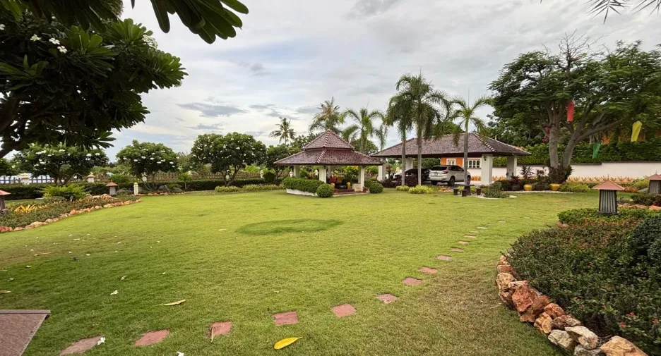 Villa zum Kauf mit 6 Zimmer in Hua Hin, Prachuap Khiri Khan