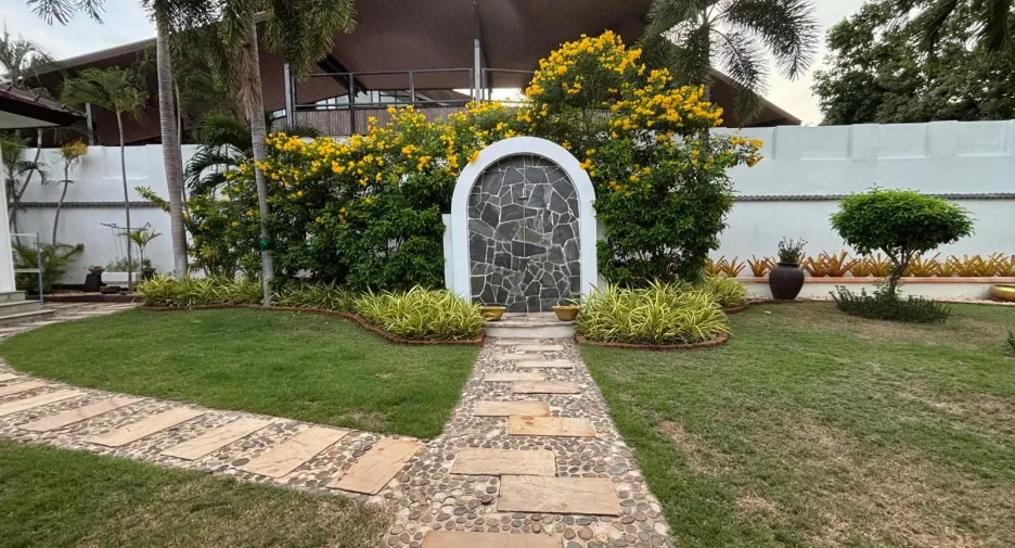 Villa zum Kauf mit 6 Zimmer in Hua Hin, Prachuap Khiri Khan