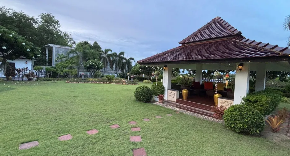 Villa zum Kauf mit 6 Zimmer in Hua Hin, Prachuap Khiri Khan