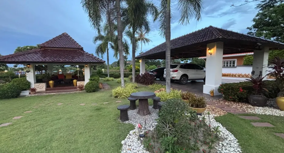 Villa zum Kauf mit 6 Zimmer in Hua Hin, Prachuap Khiri Khan