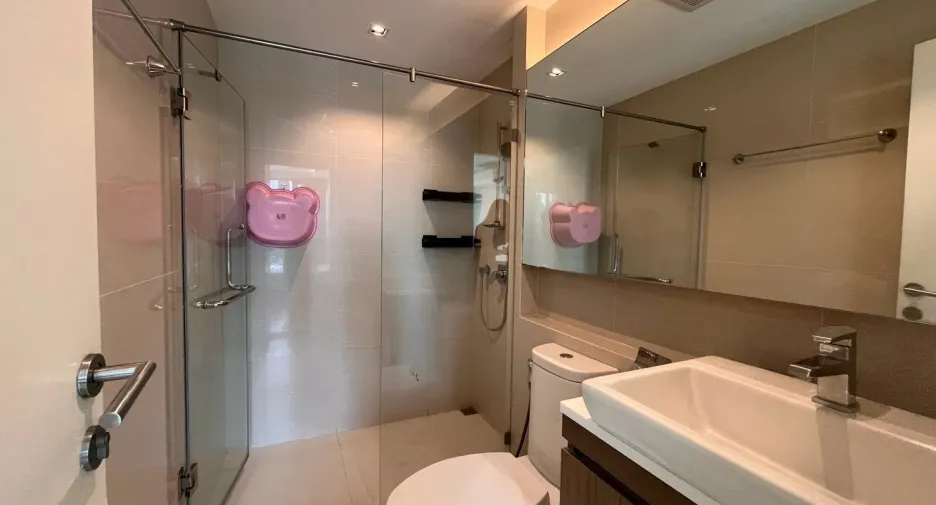For rent 1 bed condo in Khlong Toei, Bangkok