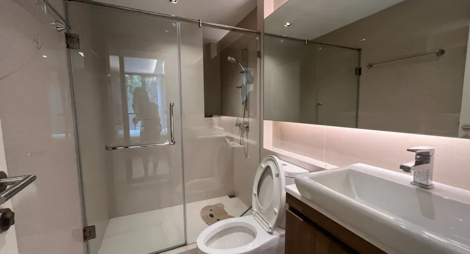 For rent 1 bed condo in Khlong Toei, Bangkok