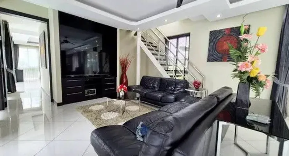 À vendre 5 chambres villa à Jomtien, Pattaya
