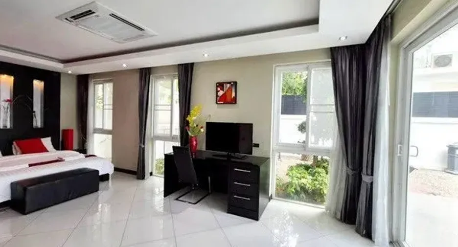 À vendre 5 chambres villa à Jomtien, Pattaya