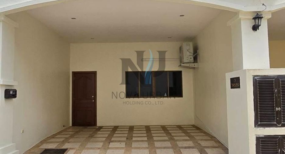 For rent 4 bedrooms townhouse in Bang Lamung, Chonburi