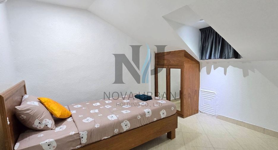 For rent 4 bedrooms townhouse in Bang Lamung, Chonburi